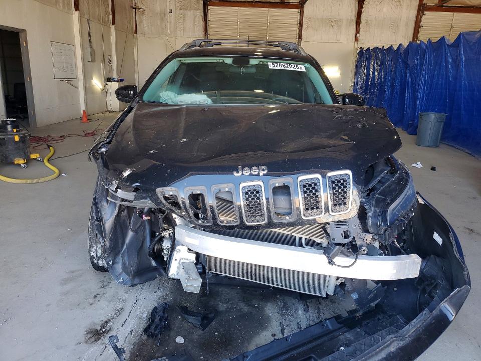 52862026 :رقم المزاد ، 1C4PJLCB9KD263934 vin ، 2019 Jeep Cherokee مزاد بيع