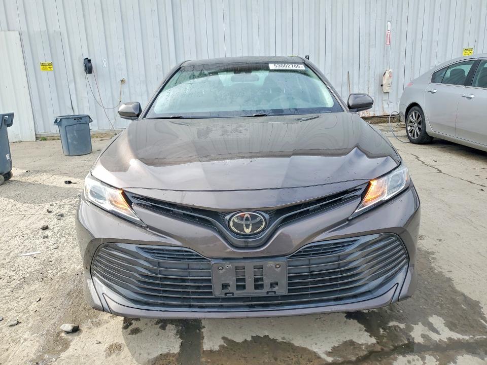 Auction sale of the 2018 Toyota Camry, vin: 4T1B11HK8JU110141, lot number: 53002786