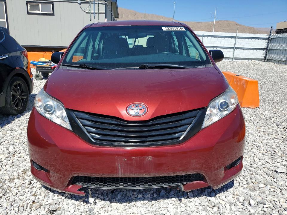 2017 Toyota Sienna მანქანა იყიდება აუქციონზე, vin: 5TDZZ3DCXHS889515, აუქციონის ნომერი: 52902576