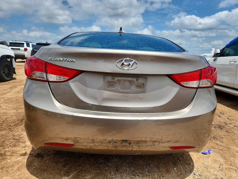 2013 Hyundai Elantra მანქანა იყიდება აუქციონზე, vin: 5NPDH4AE6DH323120, აუქციონის ნომერი: 54864356