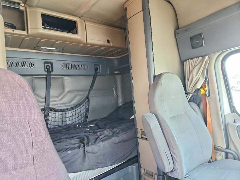 Продажа на аукционе авто 2016 Freightliner Cascadia, vin: 3AKJGHDV2GSGU8100, номер лота: 51782286