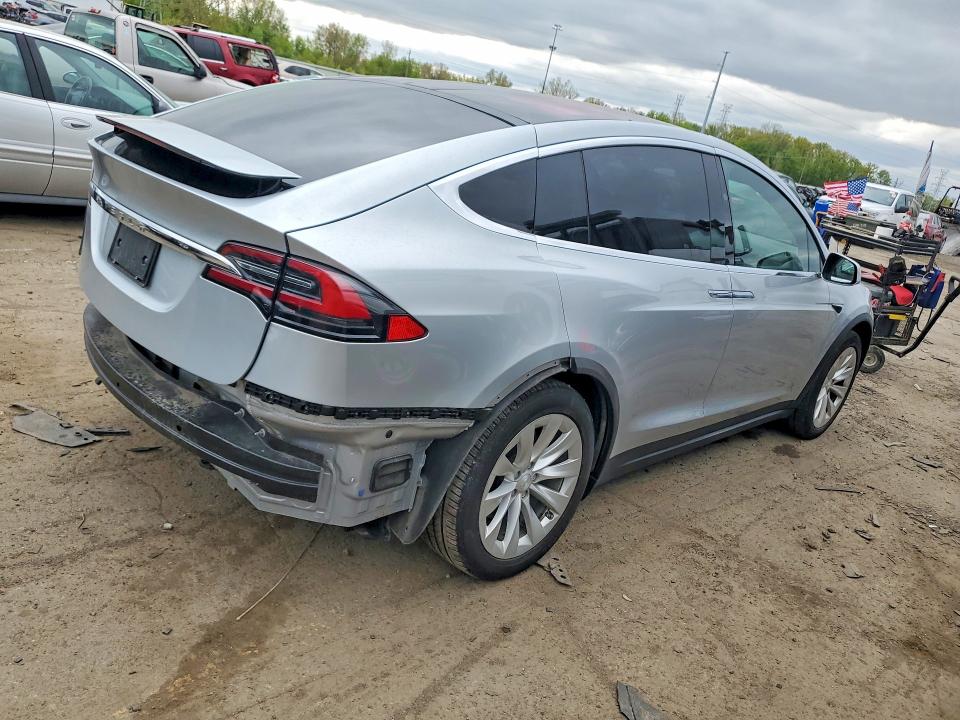 2017 Tesla Model X მანქანა იყიდება აუქციონზე, vin: 5YJXCDE20HF061014, აუქციონის ნომერი: 53410406