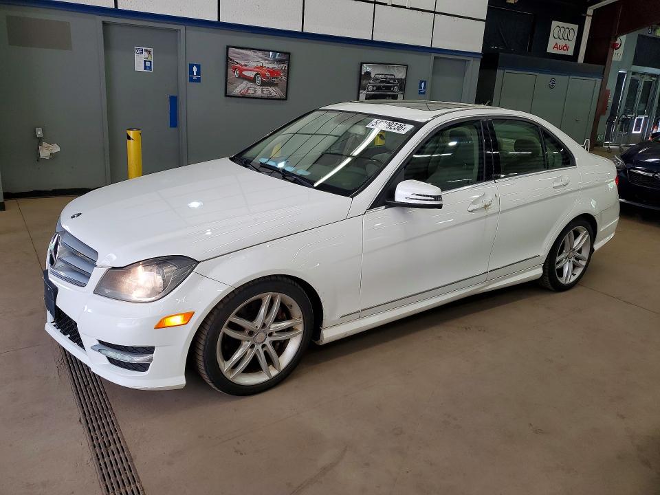 2013 Mercedes-benz C მანქანა იყიდება აუქციონზე, vin: WDDGF8AB4DR256161, აუქციონის ნომერი: 55099236