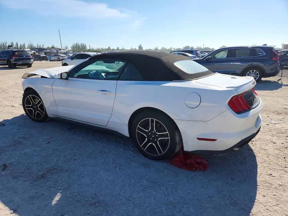 52567776 :رقم المزاد ، 1FATP8UH8M5111773 vin ، 2021 Ford Mustang مزاد بيع