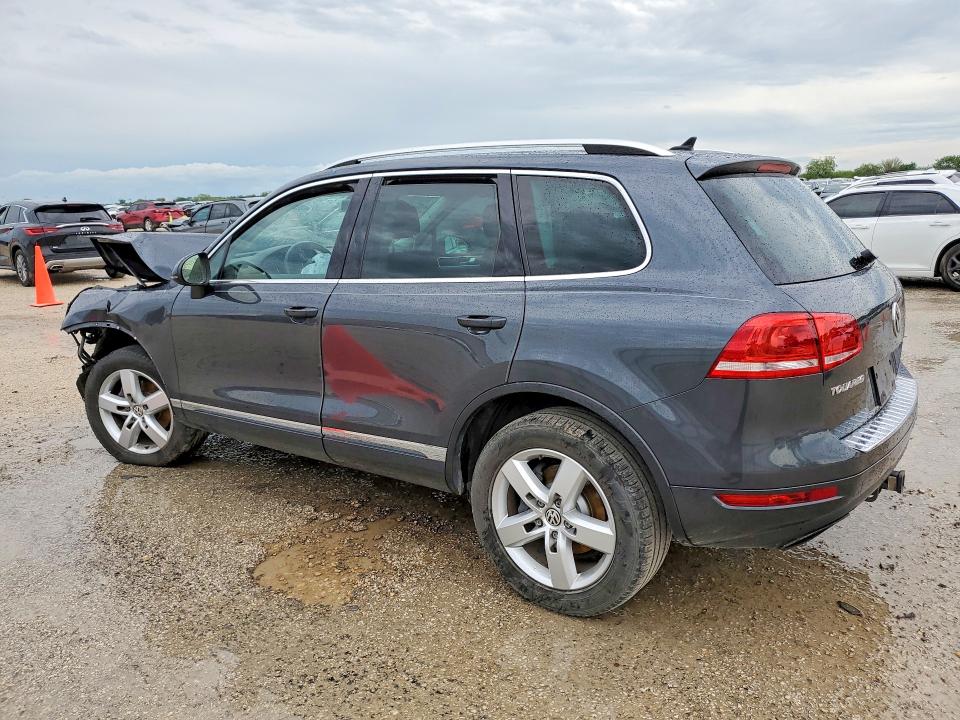54641306 :رقم المزاد ، WVGEF9BP9DD006165 vin ، 2013 Volkswagen Touareg مزاد بيع