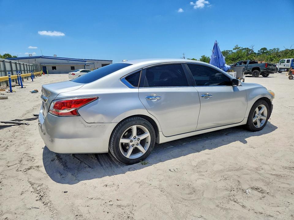 Продаж на аукціоні авто 2015 Nissan Altima, vin: 1N4AL3AP5FN383654, номер лоту: 51761586