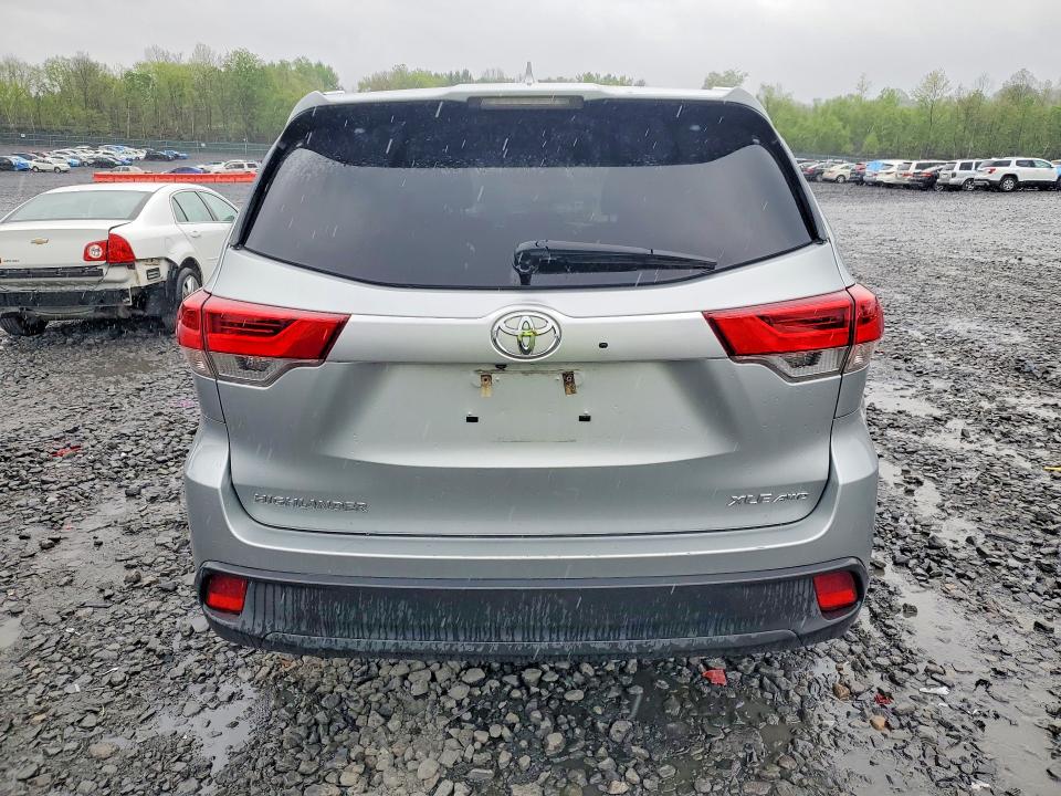 Aukcja sprzedaży 2018 Toyota Highlander, vin: 5TDJZRFHXJS906683, numer aukcji: 52209896