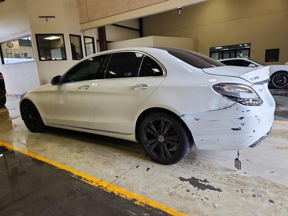 54368806 :رقم المزاد ، WDDWF4JB8JR335834 vin ، 2018 Mercedes-benz C مزاد بيع