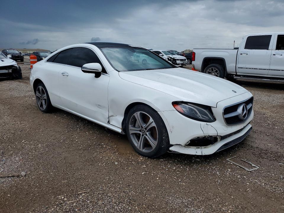 53172006 :رقم المزاد ، WDD1J6FB1JF020002 vin ، 2018 Mercedes-benz E مزاد بيع