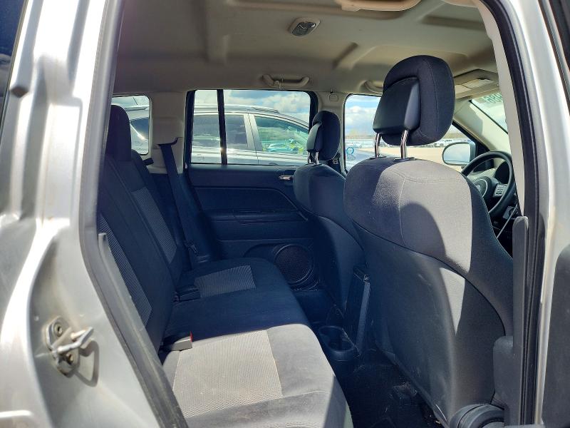 53072986 :رقم المزاد ، 1J4NT4FBXBD136929 vin ، 2011 Jeep Compass مزاد بيع