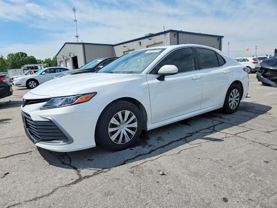 53591076 :رقم المزاد ، 4T1C31AK0NU597754 vin ، 2022 Toyota Camry مزاد بيع