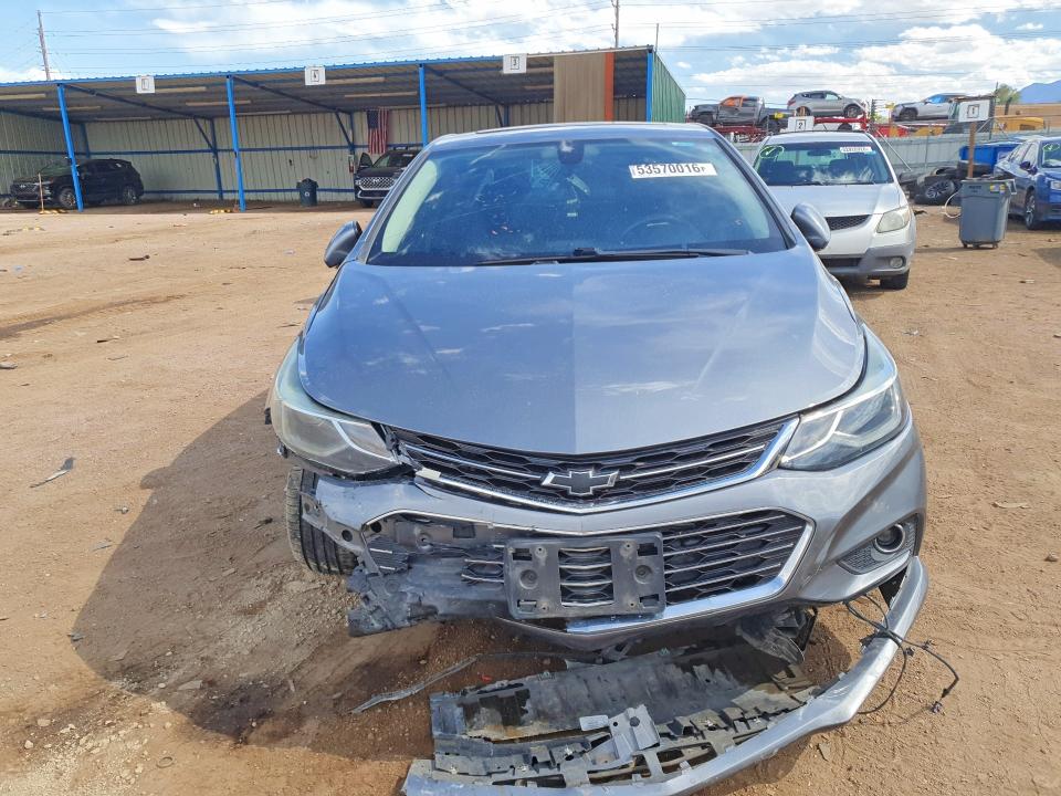 53570016 :رقم المزاد ، 1G1BF5SM8J7143591 vin ، 2018 Chevrolet Cruze مزاد بيع