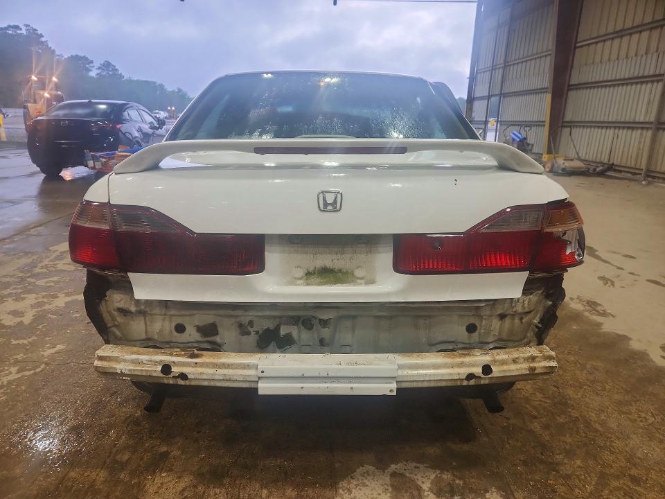 52479846 :رقم المزاد ، 1HGCG1647YA095477 vin ، 2000 Honda Accord مزاد بيع