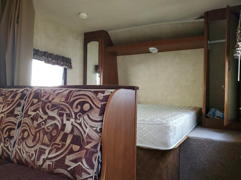51770246 :رقم المزاد ، 4X4TWDB21CR342827 vin ، 2012 Wildwood Recreational Vehicle (rv) مزاد بيع