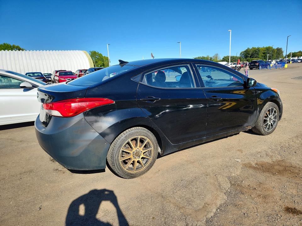 2013 Hyundai Elantra მანქანა იყიდება აუქციონზე, vin: 5NPDH4AE2DH217117, აუქციონის ნომერი: 53585386