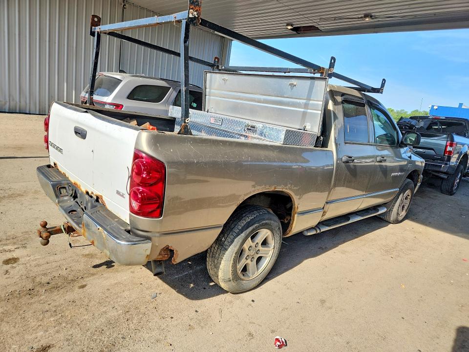 55369206 :رقم المزاد ، 1D7HU182X7S184354 vin ، 2007 Dodge Ram 1500 مزاد بيع