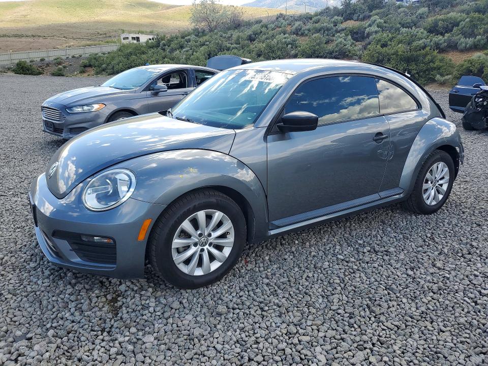 2017 Volkswagen Beetle მანქანა იყიდება აუქციონზე, vin: 3VWF17AT3HM627483, აუქციონის ნომერი: 52685156