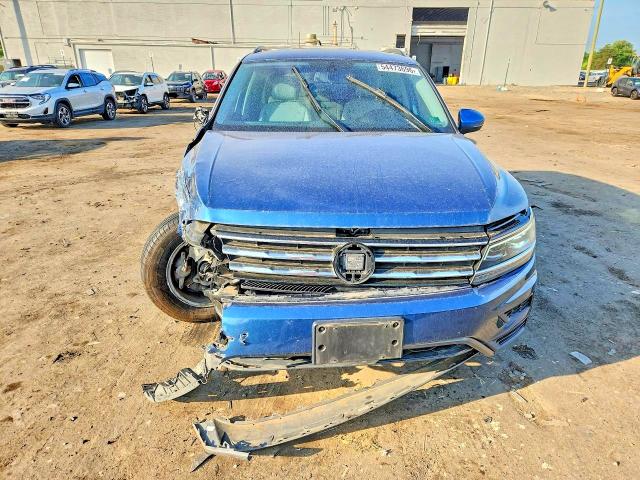 54473696 :رقم المزاد ، 3VV2B7AX3JM176855 vin ، 2018 Volkswagen Tiguan مزاد بيع