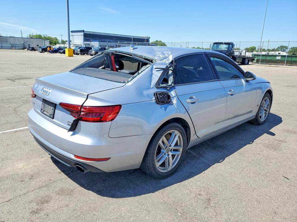 Продаж на аукціоні авто 2017 Audi A4, vin: WAUANAF44HN032127, номер лоту: 52822536