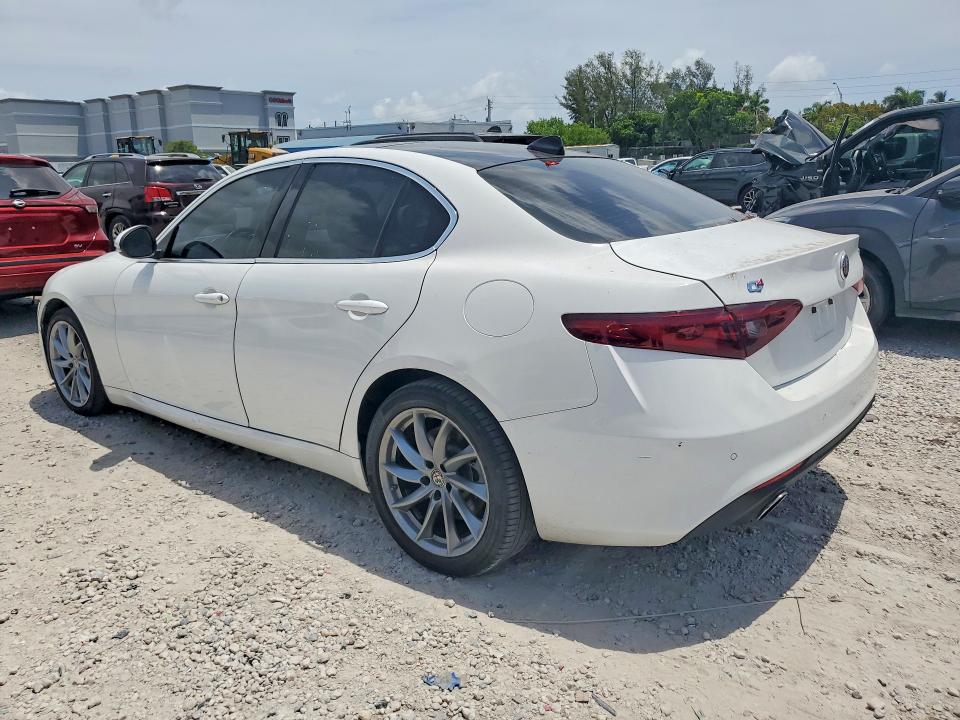 2017 Alfa Romeo Giulia მანქანა იყიდება აუქციონზე, vin: ZARFAEDN8H7550355, აუქციონის ნომერი: 53096096