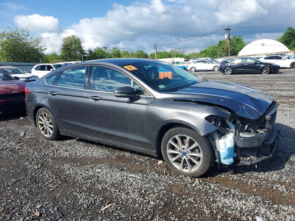 52644936 :رقم المزاد ، 3FA6P0H71HR107003 vin ، 2017 Ford Fusion مزاد بيع