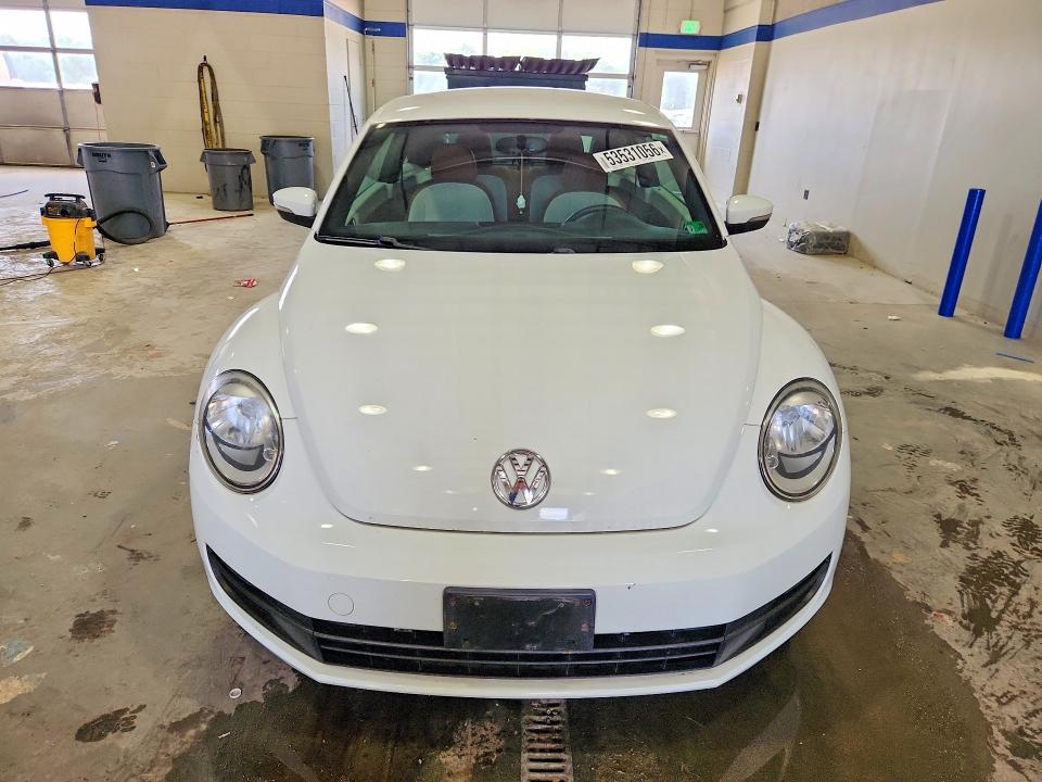 53531056 :رقم المزاد ، 3VWF17ATXGM637104 vin ، 2016 Volkswagen Beetle مزاد بيع