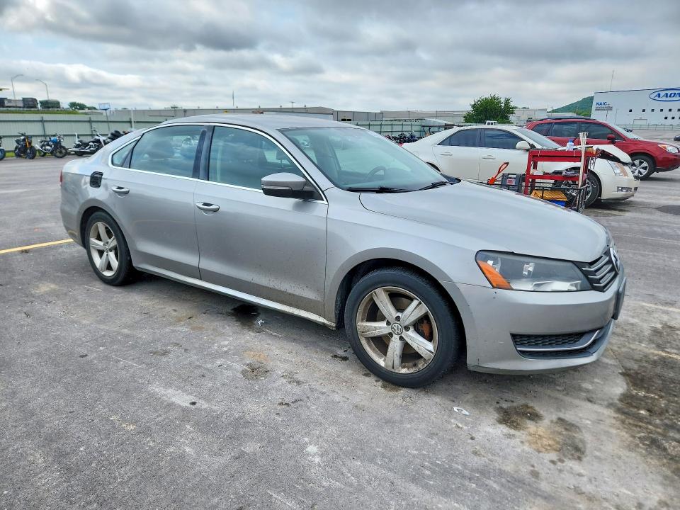 2014 Volkswagen Passat მანქანა იყიდება აუქციონზე, vin: 1VWBP7A38EC003060, აუქციონის ნომერი: 55320996