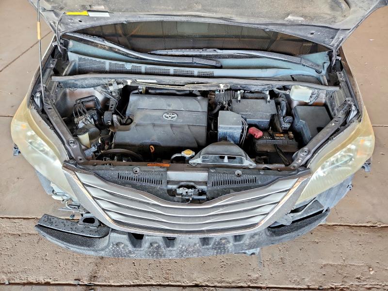55172136 :رقم المزاد ، 5TDDK3DC9CS044484 vin ، 2012 Toyota Sienna مزاد بيع