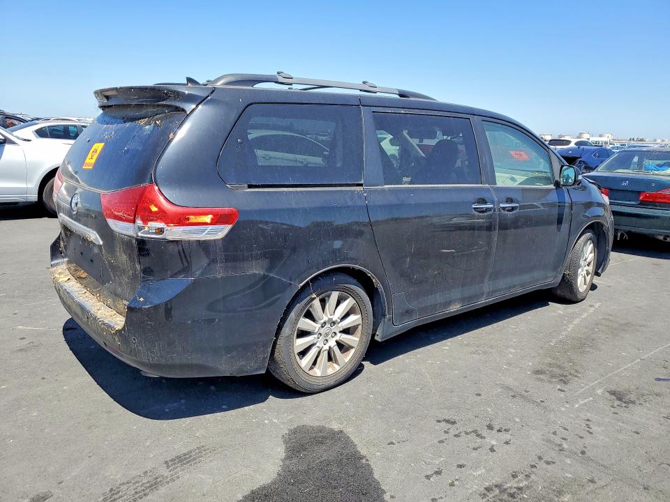 53436606 :رقم المزاد ، 5TDDK3DCXES082907 vin ، 2014 Toyota Sienna مزاد بيع