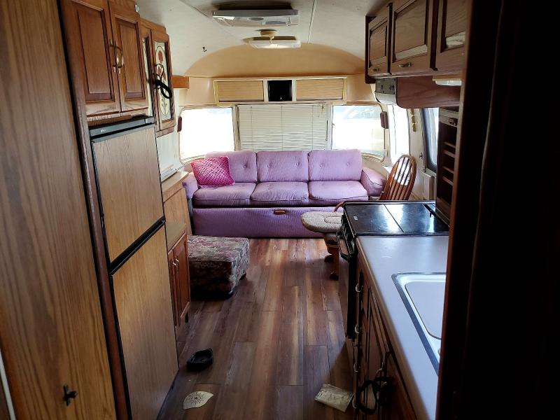 49129376 :رقم المزاد ، 1STMEAS20KJ506434 vin ، 1989 Airstream Excella مزاد بيع