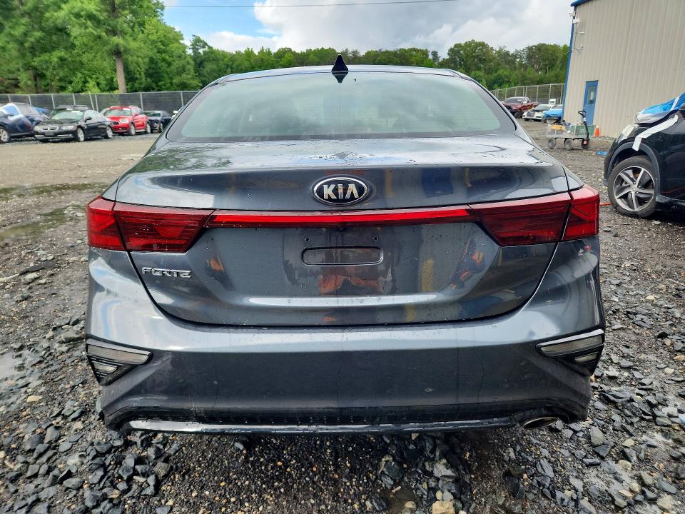 2021 Kia Forte მანქანა იყიდება აუქციონზე, vin: 3KPF24AD0ME313463, აუქციონის ნომერი: 55247316