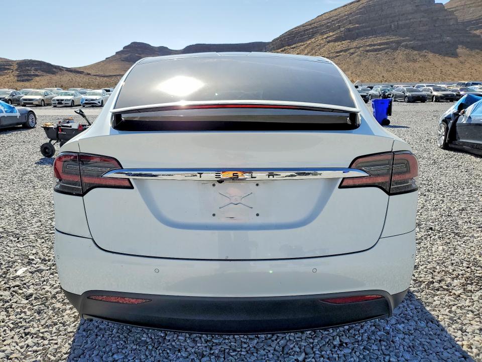 Auction sale of the 2018 Tesla Model X, vin: 5YJXCBE26JF090415, lot number: 54845596