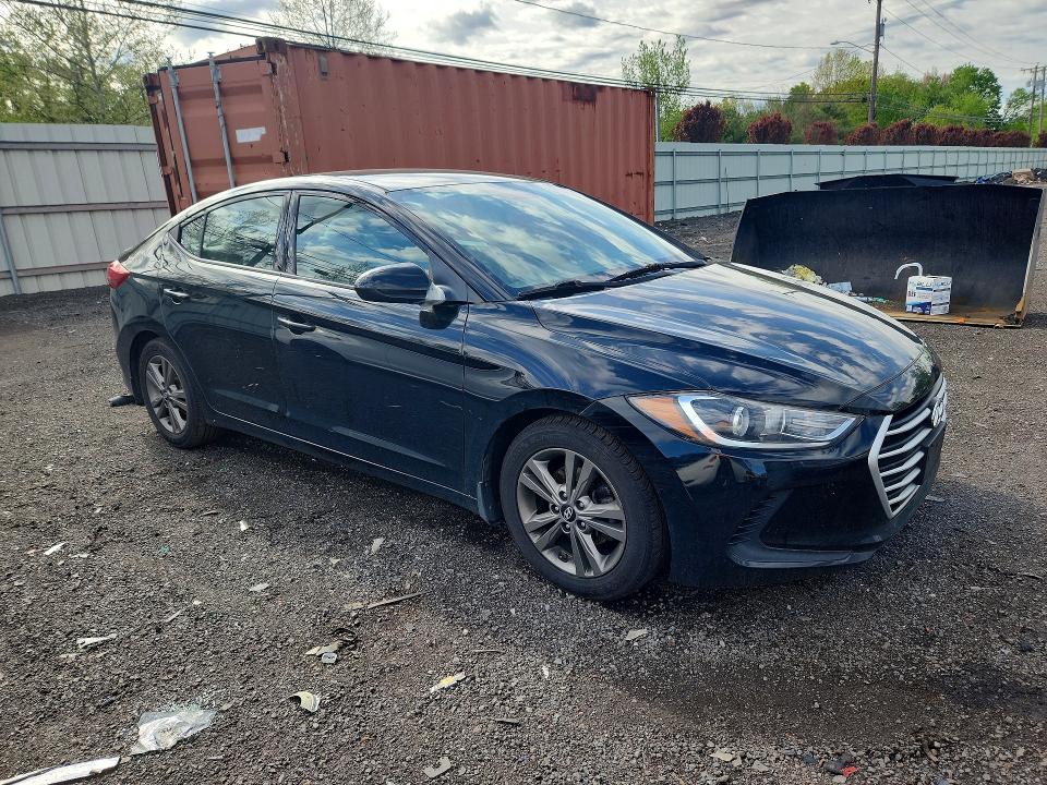 53109576 :رقم المزاد ، 5NPD84LF4JH267230 vin ، 2018 Hyundai Elantra مزاد بيع