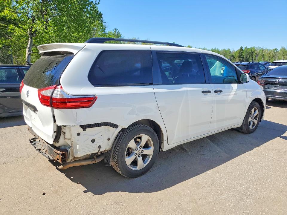 53780856 :رقم المزاد ، 5TDZZ3DC6HS799584 vin ، 2017 Toyota Sienna مزاد بيع