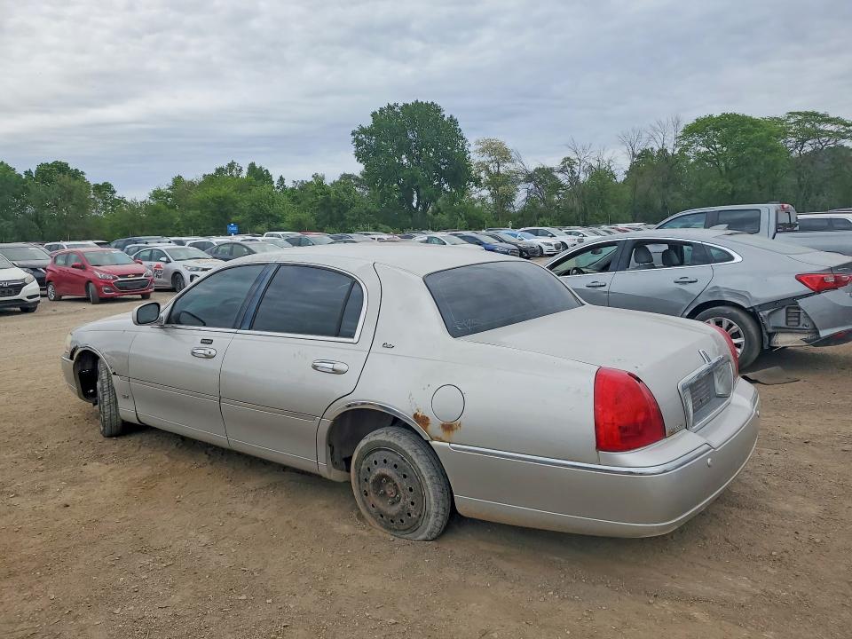 Aukcja sprzedaży 2003 Lincoln Town Car, vin: 1LNHM83WX3Y626677, numer aukcji: 52860696