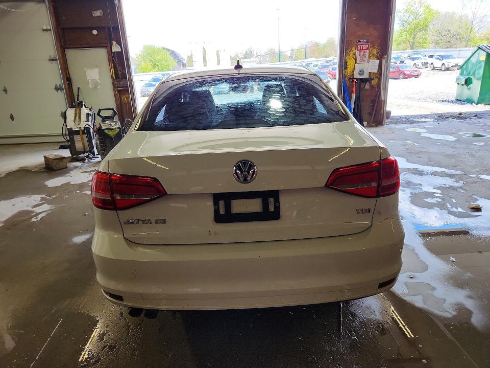 52190646 :رقم المزاد ، 3VW3A7AJ8FM320602 vin ، 2015 Volkswagen Jetta مزاد بيع