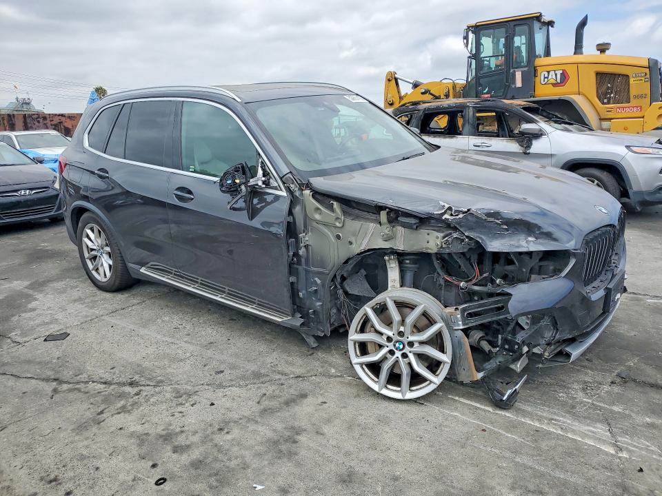 53955166 :رقم المزاد ، 5UXCR4C0XM9F85758 vin ، 2021 Bmw X5 مزاد بيع