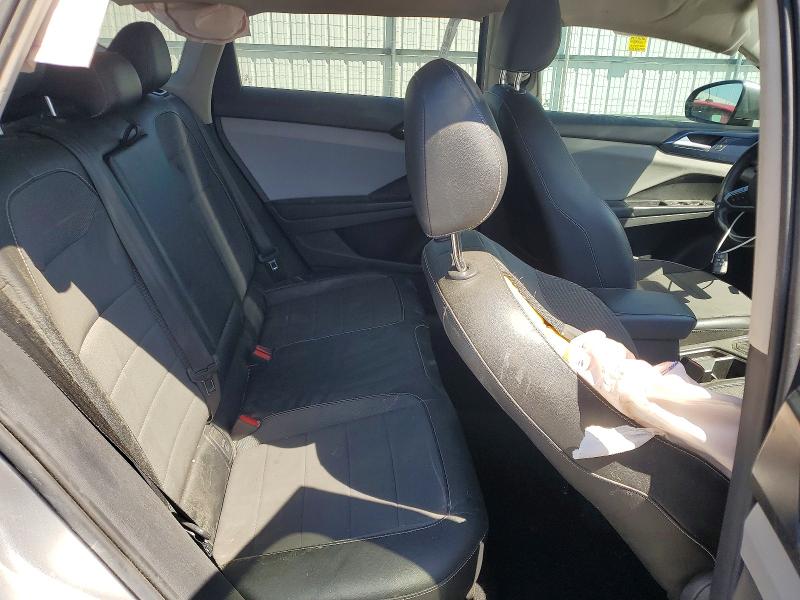 54251756 :رقم المزاد ، 3VVRX7B2XNM022748 vin ، 2022 Volkswagen Taos مزاد بيع