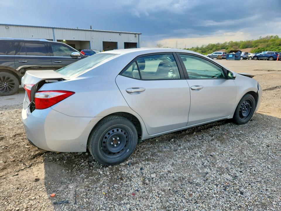 52298046 :رقم المزاد ، 5YFBURHE9FP315492 vin ، 2015 Toyota Corolla مزاد بيع