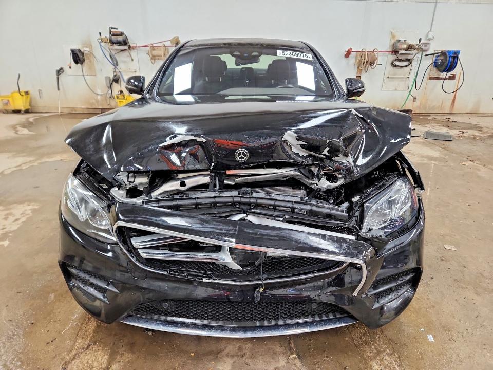 55309076 :رقم المزاد ، WDDZF6JB1KA570990 vin ، 2019 Mercedes-benz E مزاد بيع