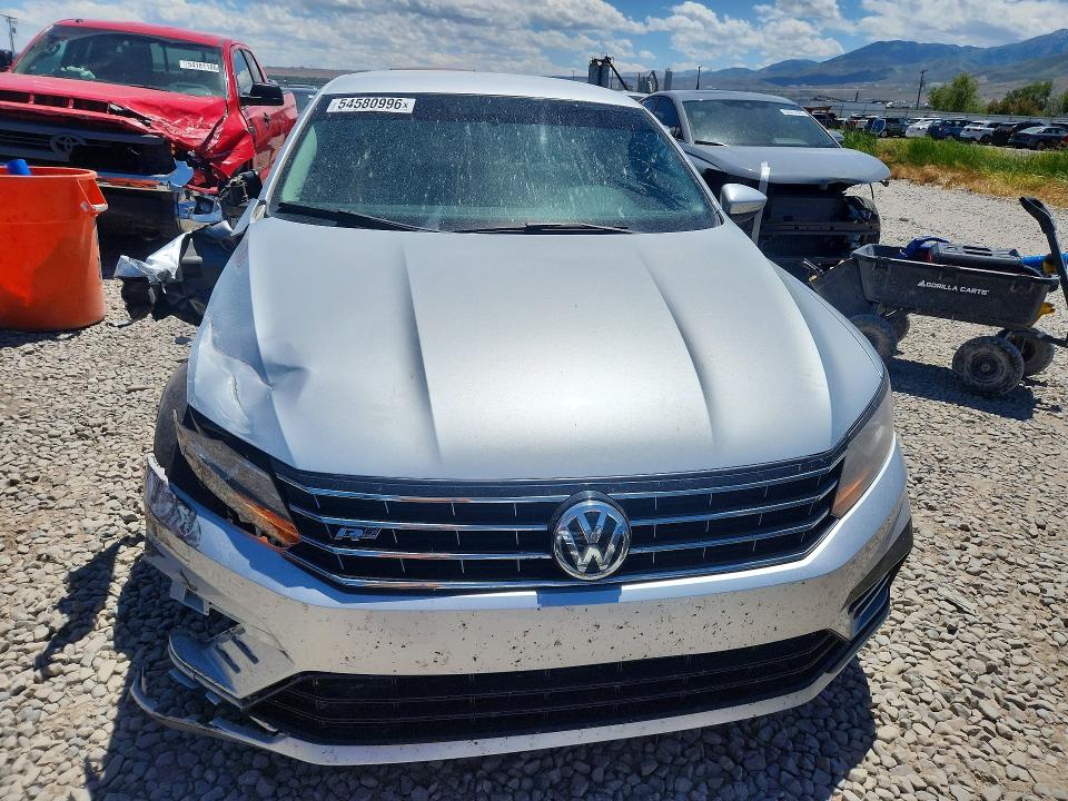 54580996 :رقم المزاد ، 1VWAA7A34JC001555 vin ، 2018 Volkswagen Passat مزاد بيع