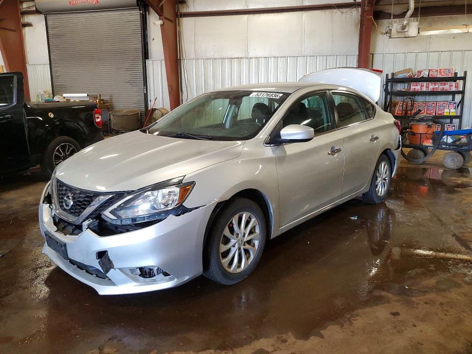 53126936 :رقم المزاد ، 3N1AB7AP1JY284087 vin ، 2018 Nissan Sentra مزاد بيع