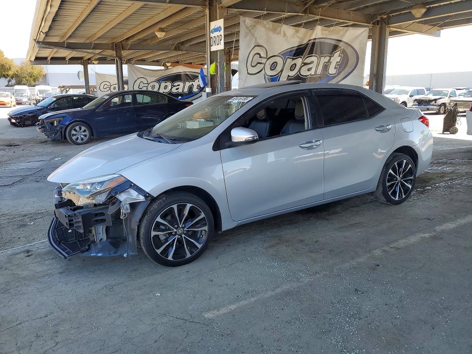 52416156 :رقم المزاد ، 2T1BURHE6JC019998 vin ، 2018 Toyota Corolla مزاد بيع