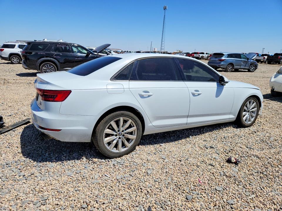 Продажа на аукционе авто 2017 Audi A4, vin: WAUANAF44HN017451, номер лота: 53117676