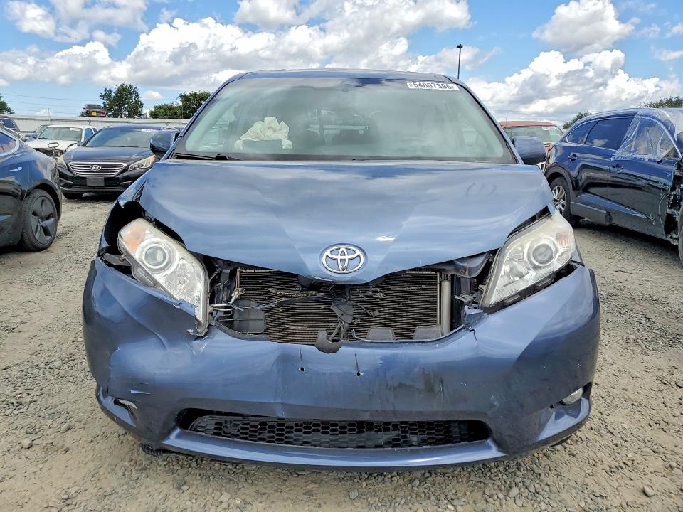 54807396 :رقم المزاد ، 5TDYK3DC6FS684853 vin ، 2015 Toyota Sienna مزاد بيع