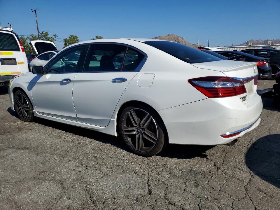 51968026 :رقم المزاد ، 1HGCR2F53HA023135 vin ، 2017 Honda Accord مزاد بيع