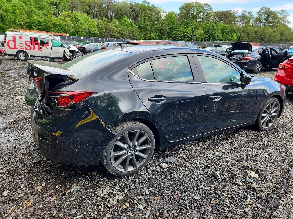 52933786 :رقم المزاد ، 3MZBN1V30JM270313 vin ، 2018 Mazda 3 مزاد بيع