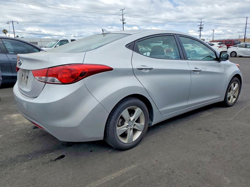 Продаж на аукціоні авто 2013 Hyundai Elantra, vin: KMHDH4AE7DU586413, номер лоту: 52481386