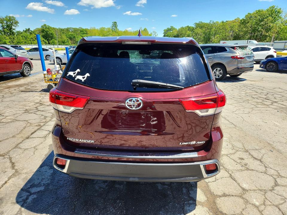 51983866 :رقم المزاد ، 5TDDZRFH7JS809888 vin ، 2018 Toyota Highlander مزاد بيع