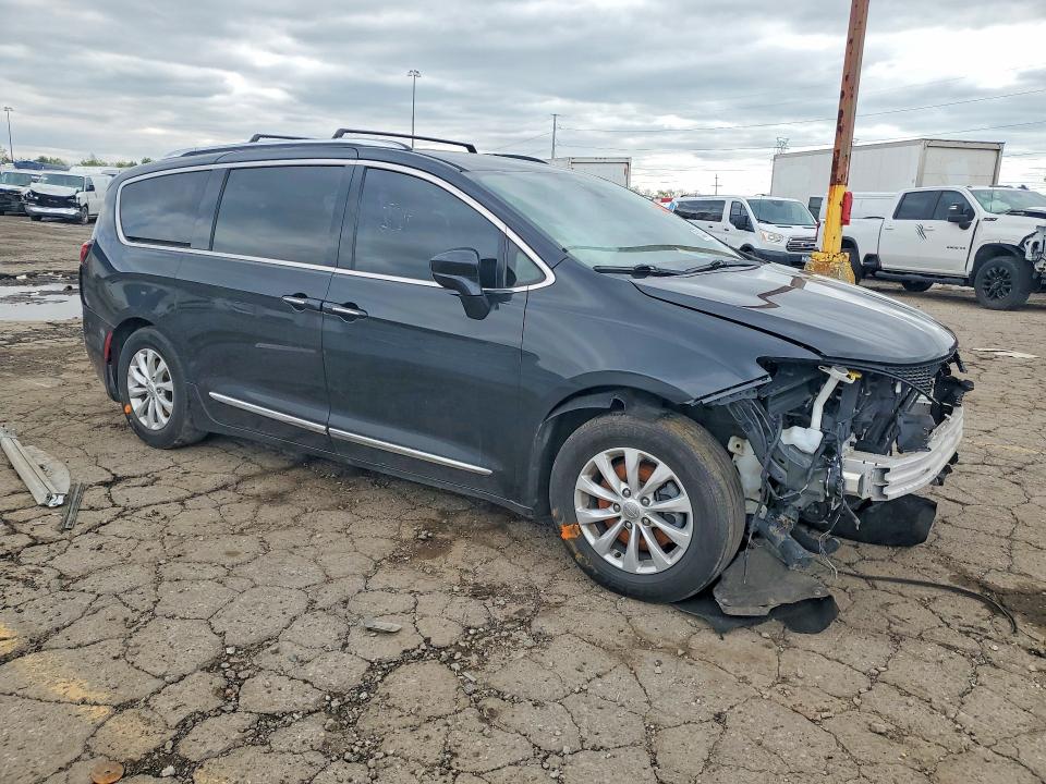 Продажа на аукционе авто 2019 Chrysler Pacifica, vin: 2C4RC1BGXKR526207, номер лота: 53384016
